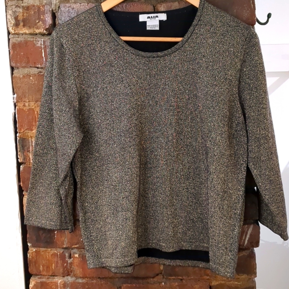 Alia petites top new condition